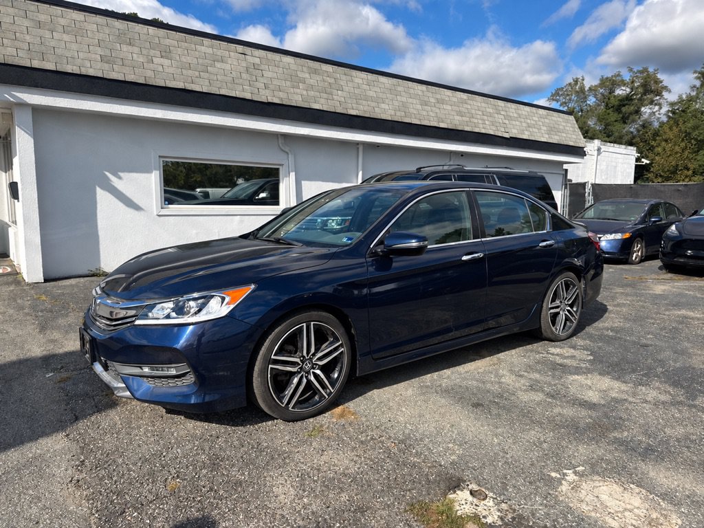 Used 2016 Honda Accord Sport image 2
