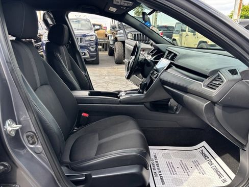 Used 2019 Honda Civic Sport image 12