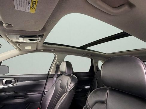Used 2023 Kia Sorento S w/ Panoramic Sunroof Package FWD image 27