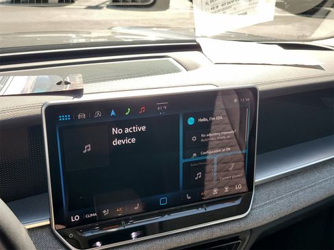 Used 2025 Volkswagen Tiguan S image 22