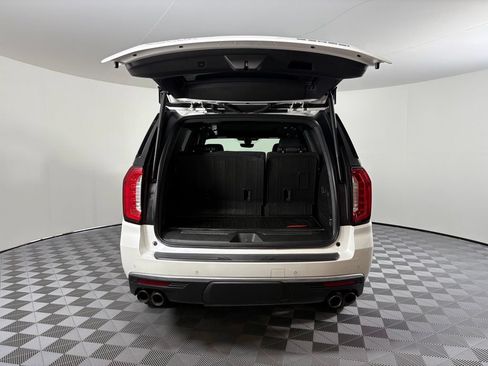 Used 2022 GMC Yukon Denali w/ Advanced Technology Package AWD/4WD image 10