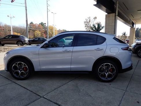 New 2025 Alfa Romeo Stelvio Sprint AWD/4WD image 2