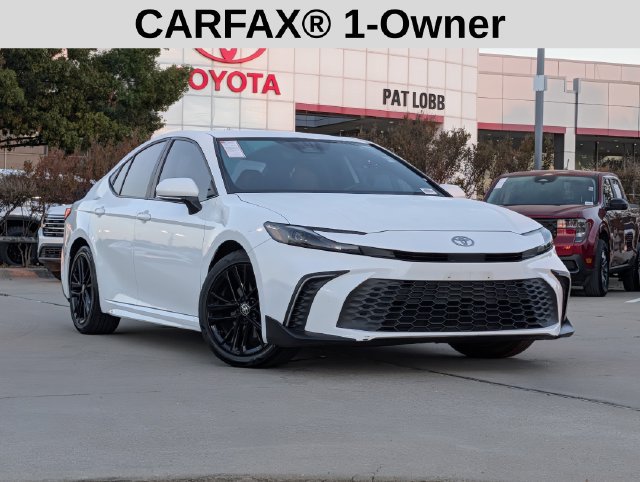Used 2025 Toyota Camry SE w/ Convenience Package FWD image 2