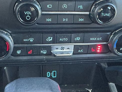 Used 2022 Ford Bronco Wildtrak image 21