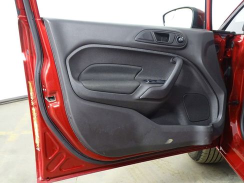 Used 2017 Ford Fiesta SE image 11