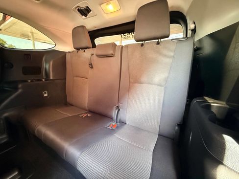 Used 2023 Toyota Highlander L FWD image 36