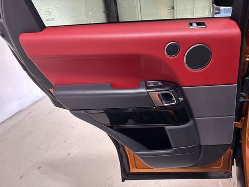 Used 2018 Land Rover Range Rover Sport SVR image 34