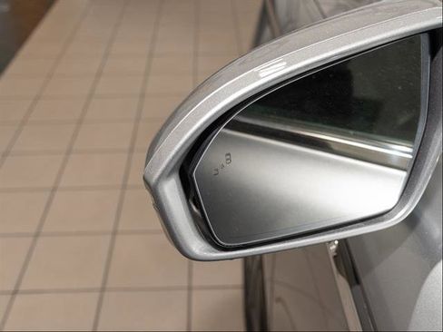 Used 2021 Lincoln Nautilus Reserve AWD/4WD image 8