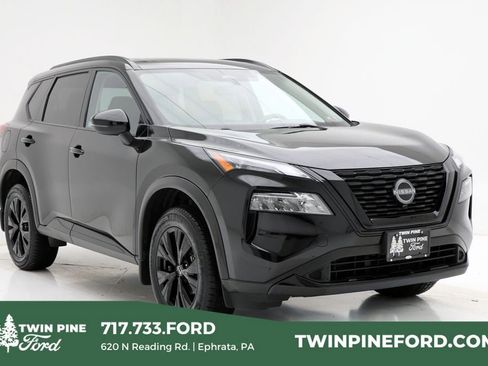 Used 2023 Nissan Rogue SV w/ SV Premium Package image 1