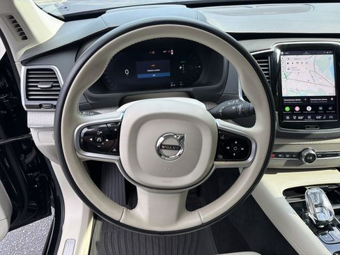Certified 2025 Volvo XC90 T8 Ultra w/ Protection Package Premier AWD/4WD image 18
