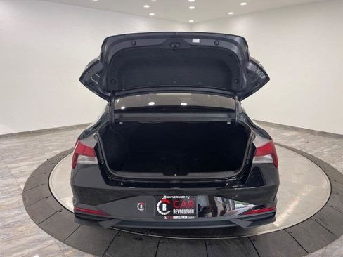 Used 2022 Hyundai Elantra SEL w/ Convenience Package image 36