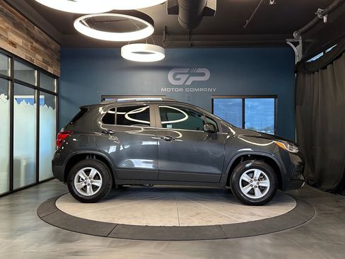 Used 2018 Chevrolet Trax LT w/ Driver Confidence Package AWD/4WD image 2