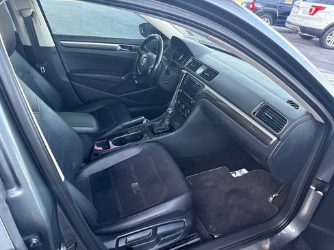 Used 2017 Volkswagen Passat 1.8T SE FWD image 20