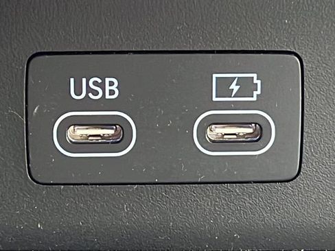 Certified 2025 Genesis GV80 3.5T Prestige AWD/4WD image 19