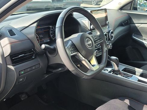 Used 2024 Nissan Sentra SR FWD image 11