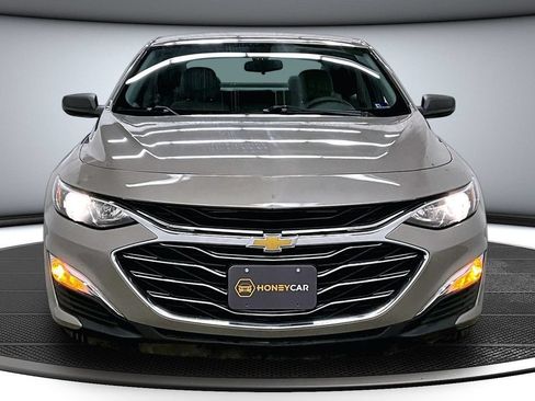Used 2022 Chevrolet Malibu LS w/ LPO, Convenience Package 2 FWD image 2
