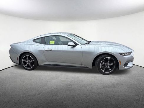 Used 2025 Ford Mustang Coupe RWD image 14