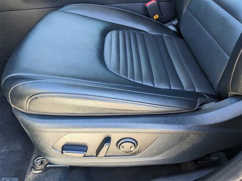 Certified 2025 Kia Sportage SX image 24