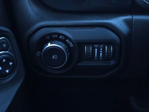 Used 2022 Jeep Wrangler Unlimited Sport AWD/4WD image 28