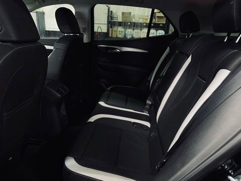 Used 2025 Buick Envision Sport Touring image 20