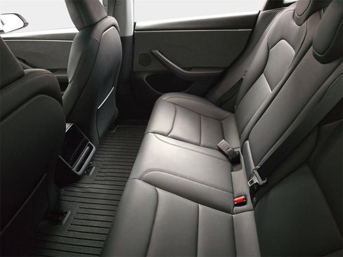 Used 2025 Tesla Model 3 Long Range image 18