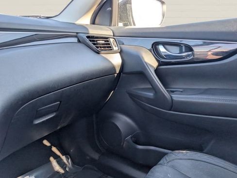 Used 2018 Nissan Rogue Sport SL image 14