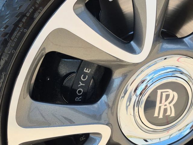 Used 2017 Rolls-Royce Wraith RWD image 38