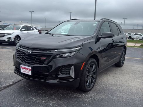 Certified 2023 Chevrolet Equinox RS FWD image 2