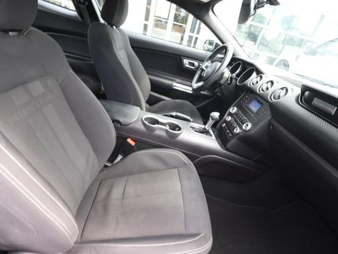 Used 2019 Ford Mustang Coupe RWD image 12