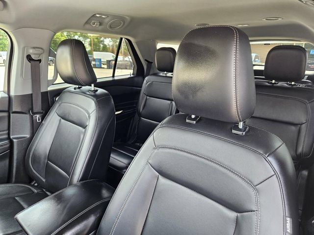 Used 2023 Ford Explorer XLT w/ Equipment Group 202A RWD image 25