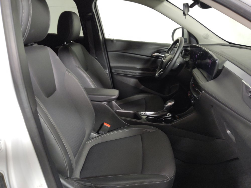 Used 2025 Buick Encore GX Preferred AWD/4WD image 21