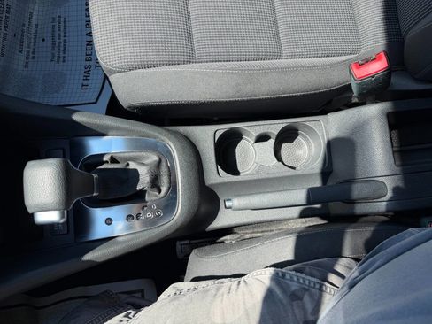 Used 2010 Volkswagen Golf 4-Door FWD image 24