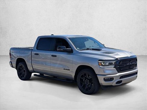 Used 2024 RAM 1500 Laramie AWD/4WD image 3