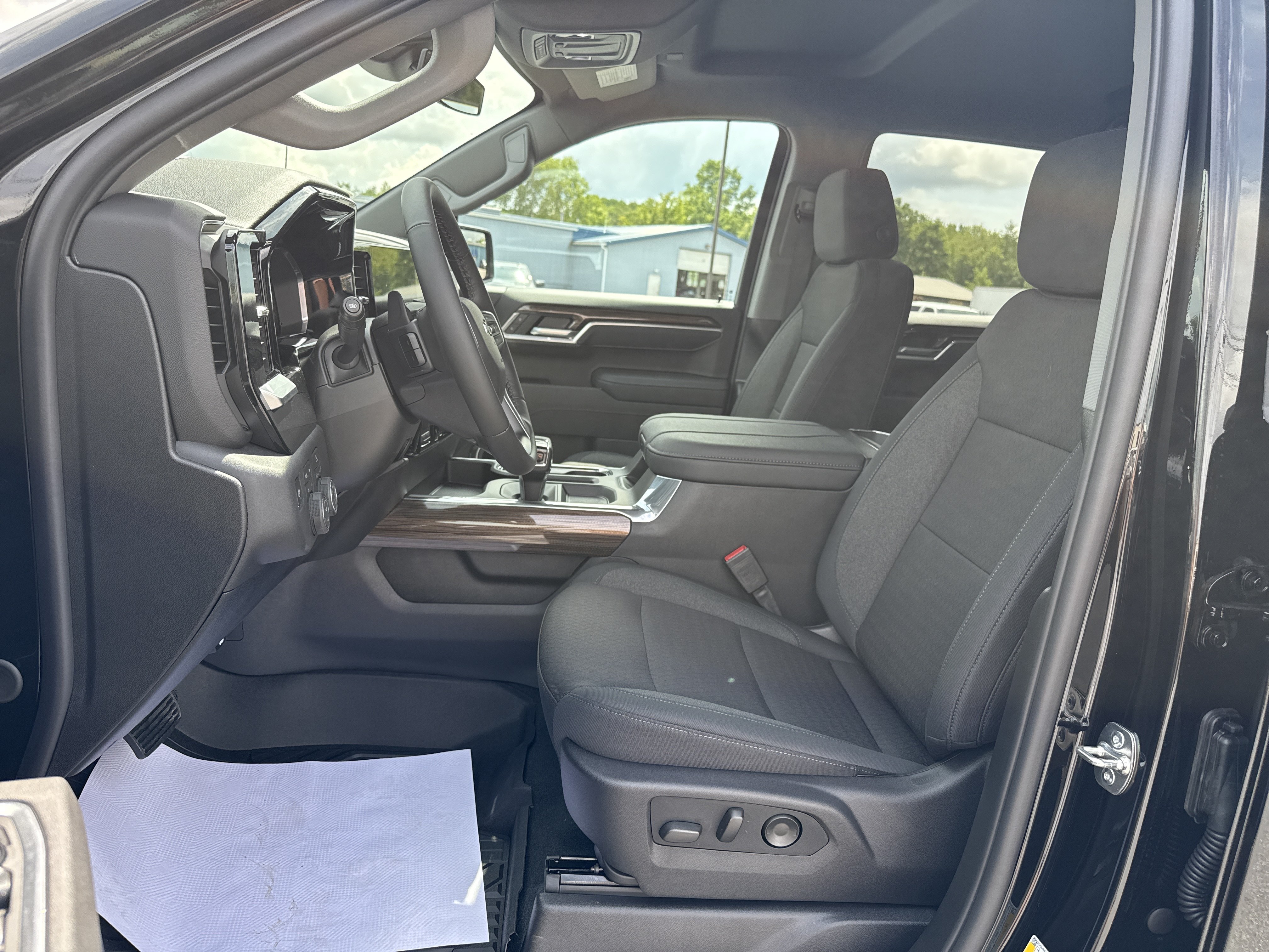 New 2026 Chevrolet Silverado 1500 RST w/ Z71 Off-Road Package AWD/4WD image 5