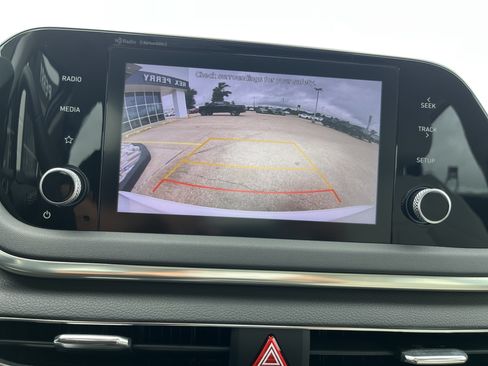 Used 2022 Hyundai Sonata SEL w/ Convenience Package FWD image 6