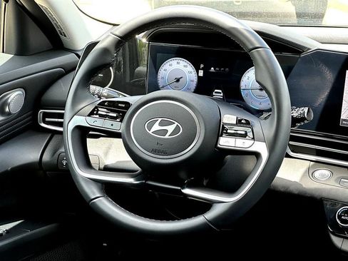 Used 2024 Hyundai Elantra SEL w/ Convenience Package FWD image 32