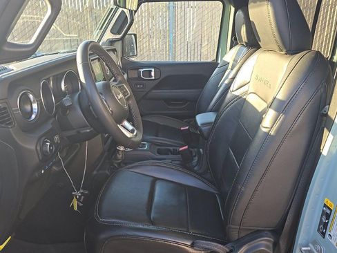 Used 2023 Jeep Wrangler Unlimited Sahara AWD/4WD image 7