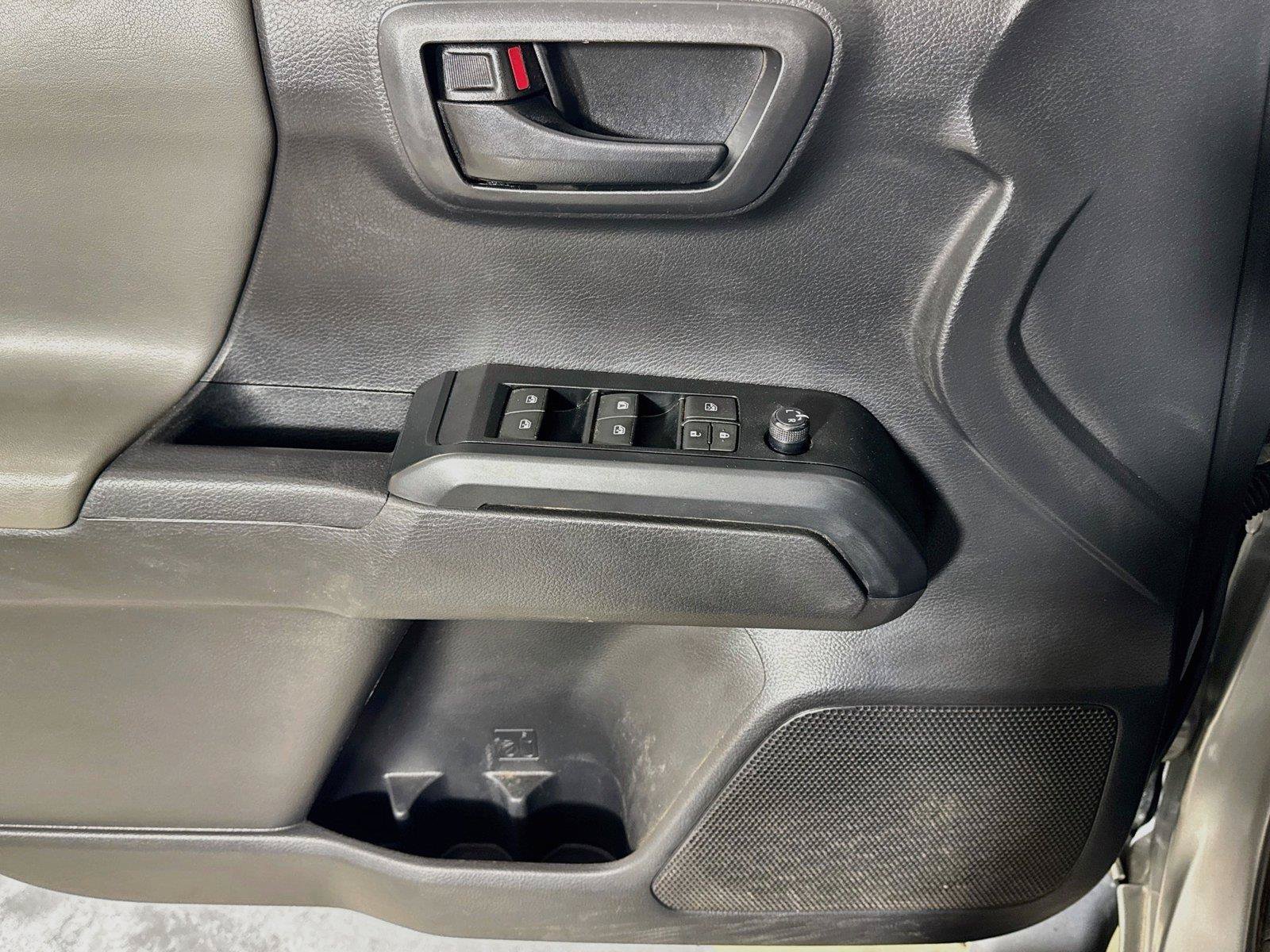 Used 2022 Toyota Tacoma SR AWD/4WD image 16