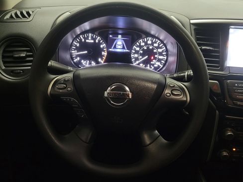 Used 2019 Nissan Pathfinder S image 22