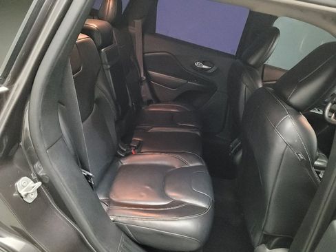 Used 2016 Jeep Cherokee Limited image 19