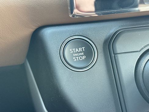 New 2026 Land Rover Defender 110 X-Dynamic SE image 29