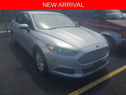 Used 2016 Ford Fusion S FWD image 1