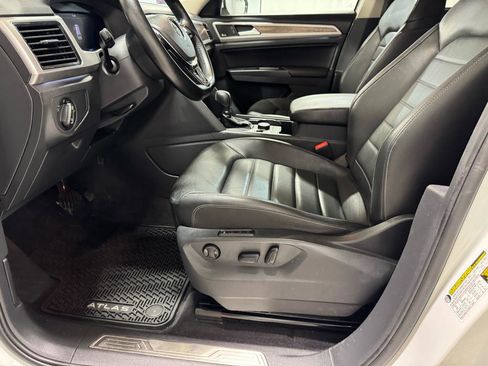 Used 2018 Volkswagen Atlas SEL Premium image 20
