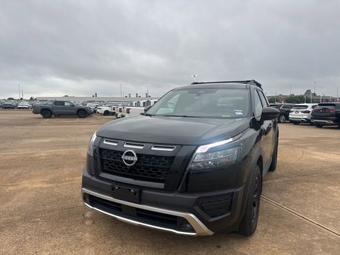 Certified 2025 Nissan Pathfinder Rock Creek image 6