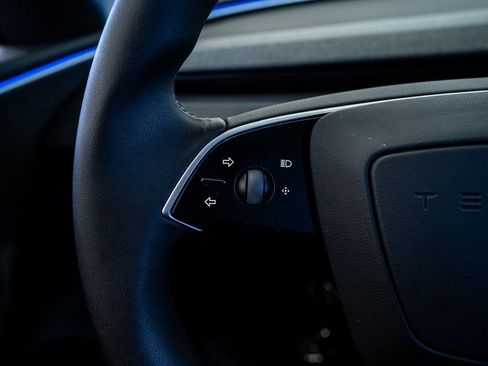 Used 2025 Tesla Model 3 Long Range image 41