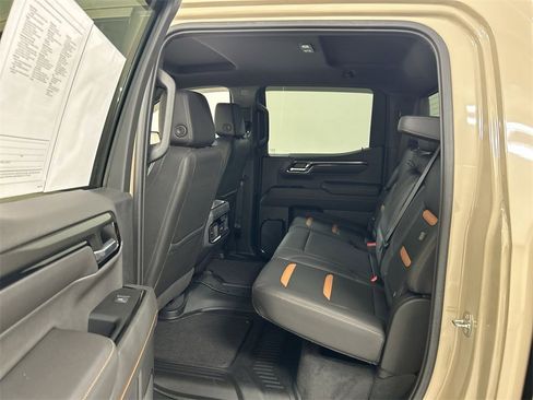 Certified 2022 GMC Sierra 1500 AT4 w/ AT4 Premium Package image 19