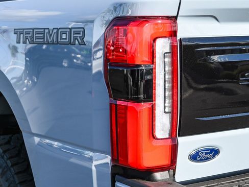 New 2026 Ford F250 Platinum w/ Tremor Off-Road Package image 8