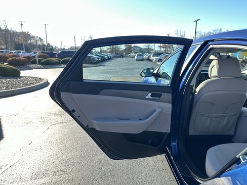 Used 2017 Hyundai Sonata SE image 26