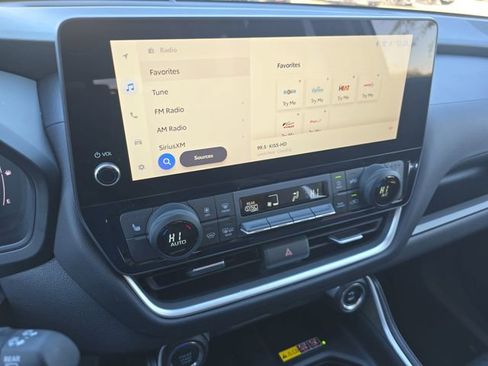 Certified 2025 Toyota Grand Highlander FWD image 21