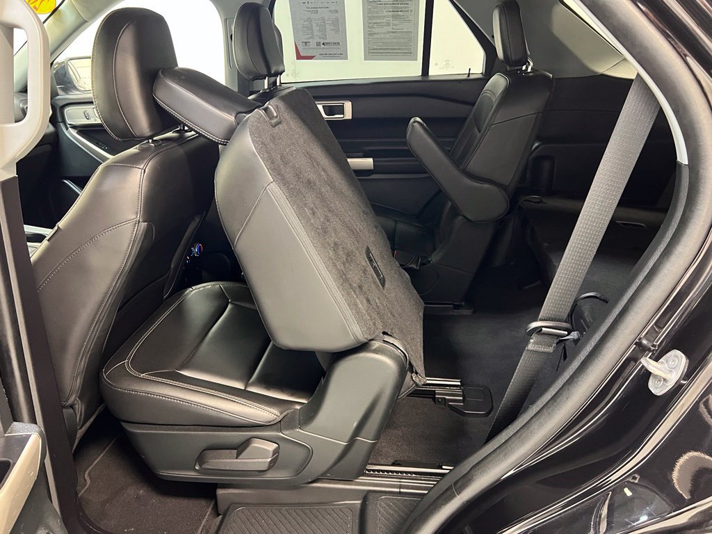 Used 2023 Ford Explorer XLT w/ Equipment Group 202A AWD/4WD image 30
